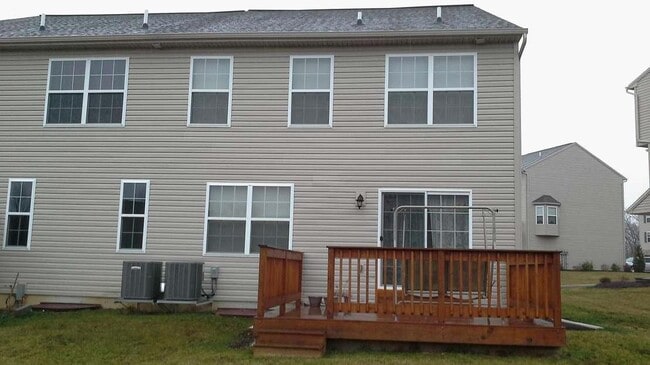 Back - 428 Brigantine Ct