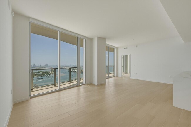 Building Photo - 1400 Biscayne Blvd