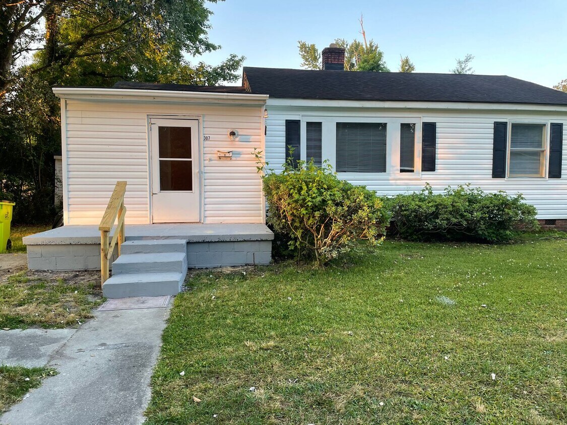Primary Photo - 307 Miller Blvd