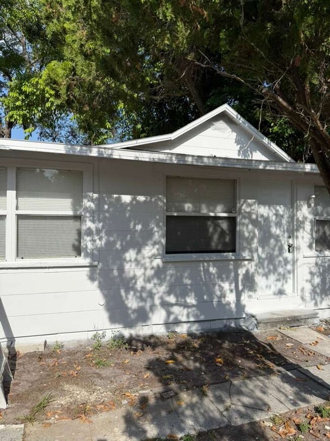 Building Photo - 1628 43rd St S