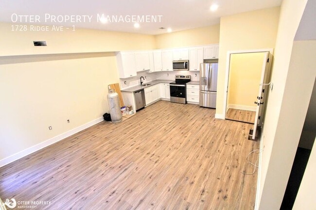Foto del edificio - 1728 Ridge Ave