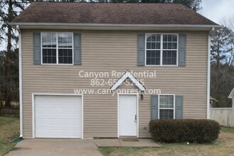 Building Photo - 125 Bay Ct Dr