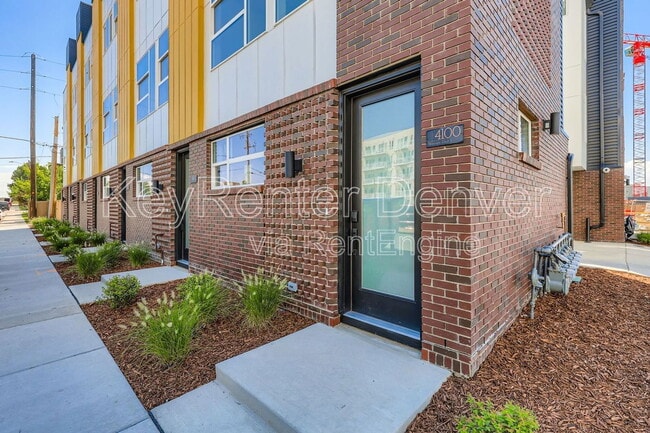 Foto del edificio - 4100 E Warren Ave