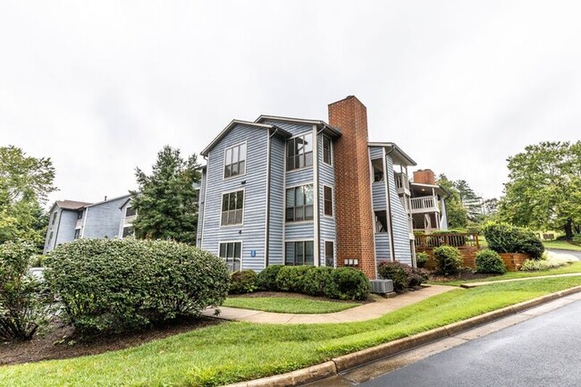 Building Photo - 358 S Pantops Dr