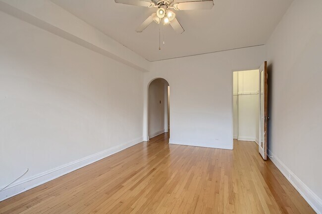 Foto del edificio - 6700 S Crandon Ave