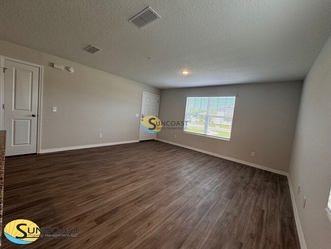 Building Photo - 617 Century 21 Dr