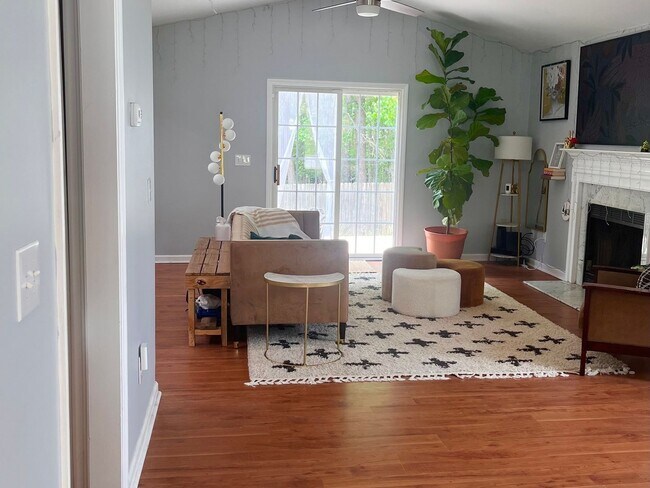 Foto del edificio - 2 Bedroom Single Family Home in Raleigh
