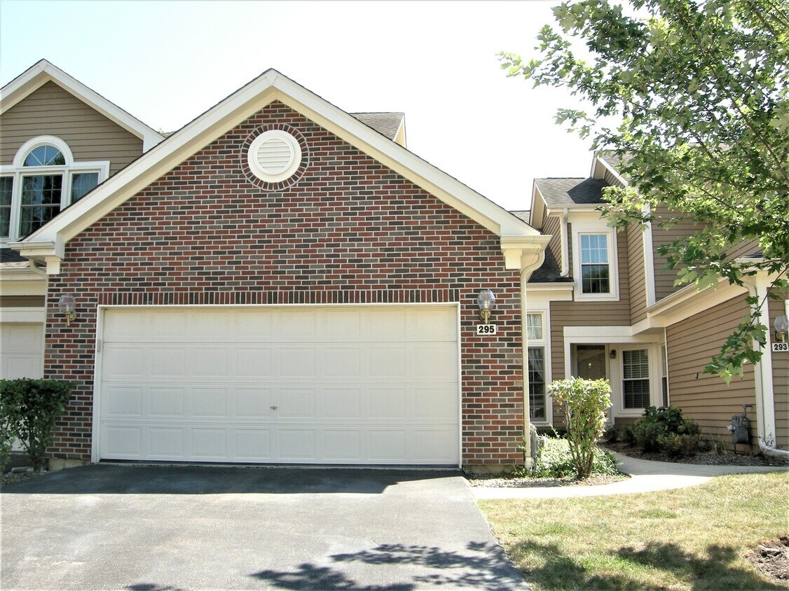 295 Stonefield Ct, Schaumburg, IL 60173 Townhome Rentals in