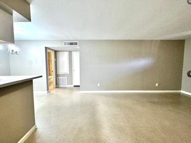 Foto del edificio - 2200 Cypress Landing Rd