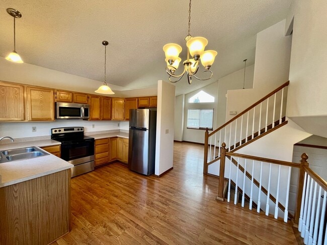 Building Photo - Beautiful 3 Bedroom Home in Sundown