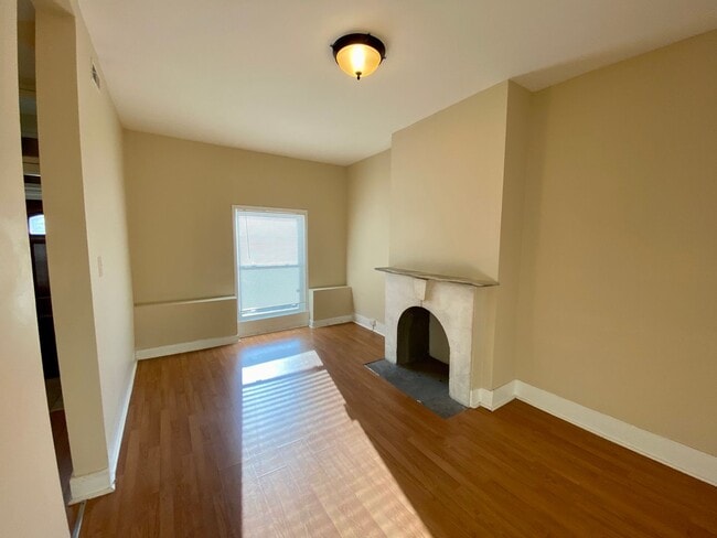 Building Photo - Updated 3 Bedroom Townhome in Highlandtown