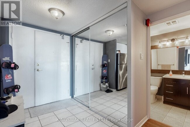 Photo du bâtiment - 6720 Glen Erin Dr