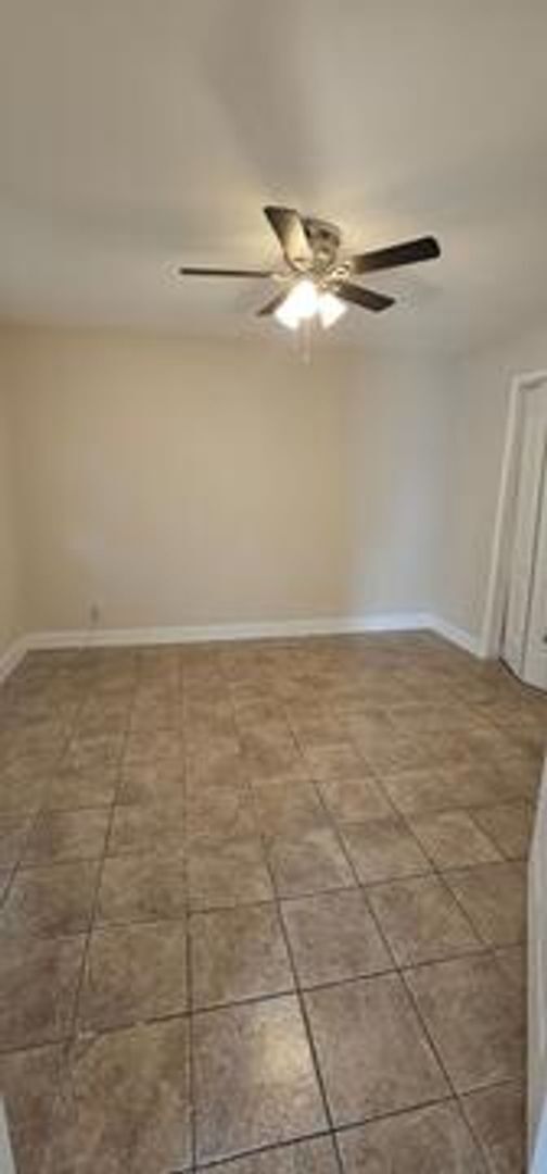 Building Photo - Ready for immediate move in