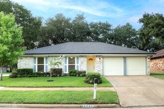 Building Photo - 16222 Summer Dawn Ln