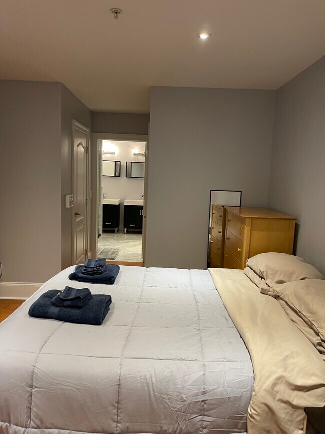 Master Bedroom 1 - 2047 Walnut St