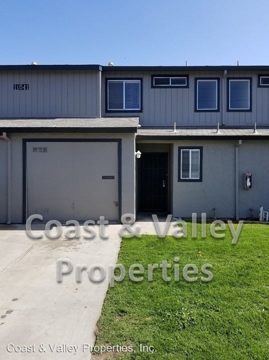 Primary Photo - 10541 Geil St