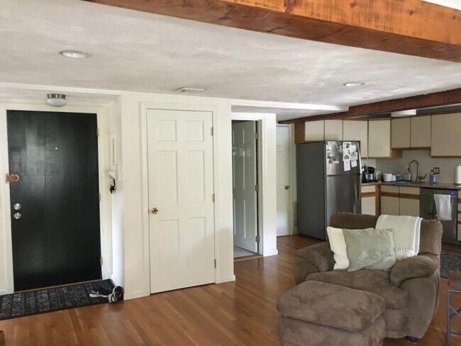 Building Photo - 2 bedroom in Charlestown MA 02129