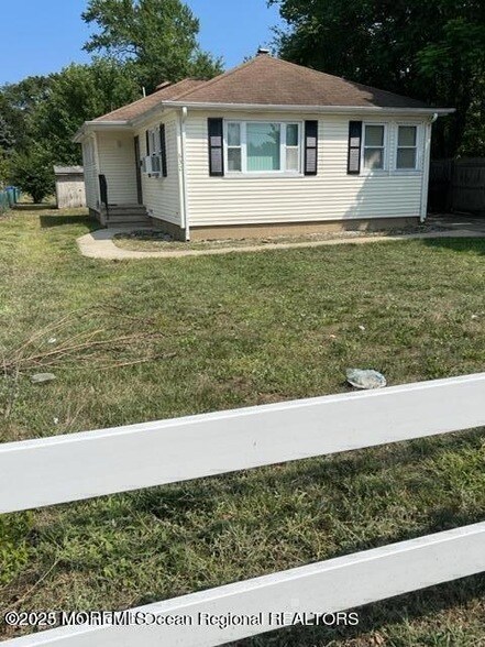 Primary Photo - 632 Palmer Ave