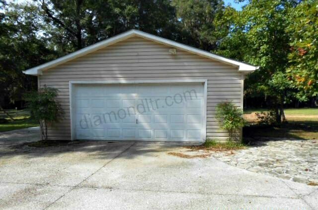 Foto del edificio - Three Bedroom Lowcountry-Style Home on 1 Acre of Land