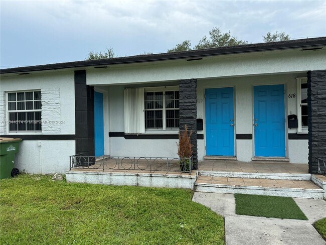 Building Photo - 620 NE 139th St