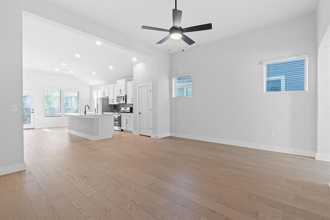 Foto del edificio - 8504 McKamy Dr