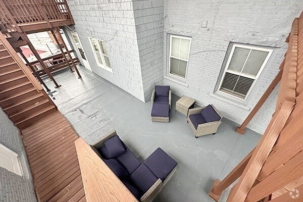 Building Photo - 280 Cabot St