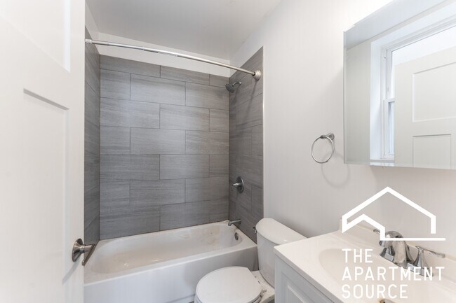 Foto del edificio - 4828 W Addison St