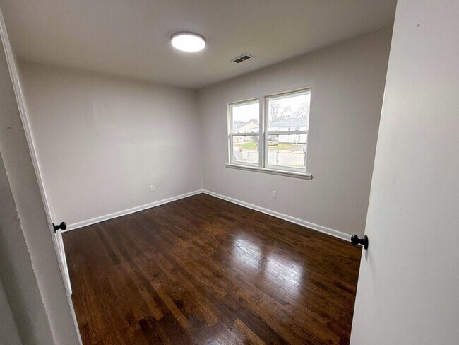 Foto del edificio - Freshly Updated Home on a Quiet Street with Large Yard!