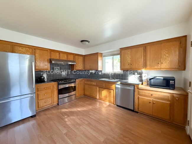 Building Photo - LEASE PENDING -  Spacious 4-Bed, 3-Bath Gem in San Luis Obispo