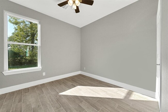 Foto del edificio - 5754 Reed Rd