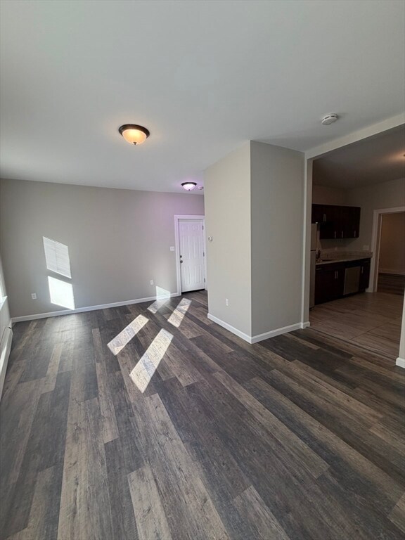 Building Photo - 142 Gove St