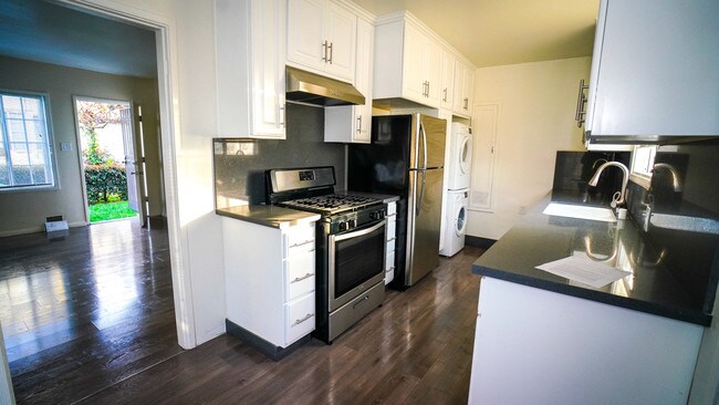 Kitchen/Dinning Room - 2119 1/2 Stewart St