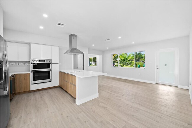 Building Photo - 8560 SW 126th Terrace