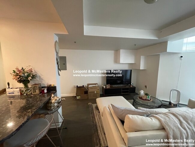 Building Photo - 86 Jersey St