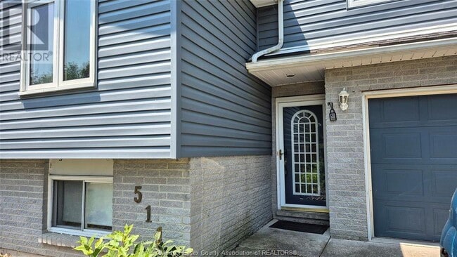 Building Photo - 511 Florence Ave