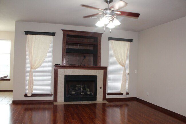 Foto del edificio - Spring Move In Special!!  $150 off first m...