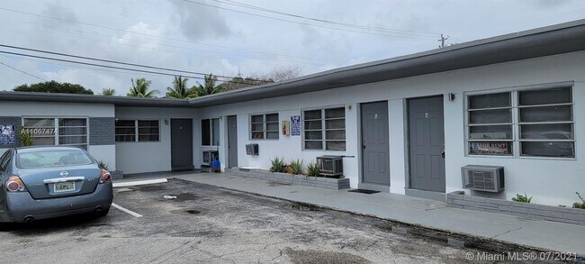 Building Photo - 6300 Miramar Pkwy