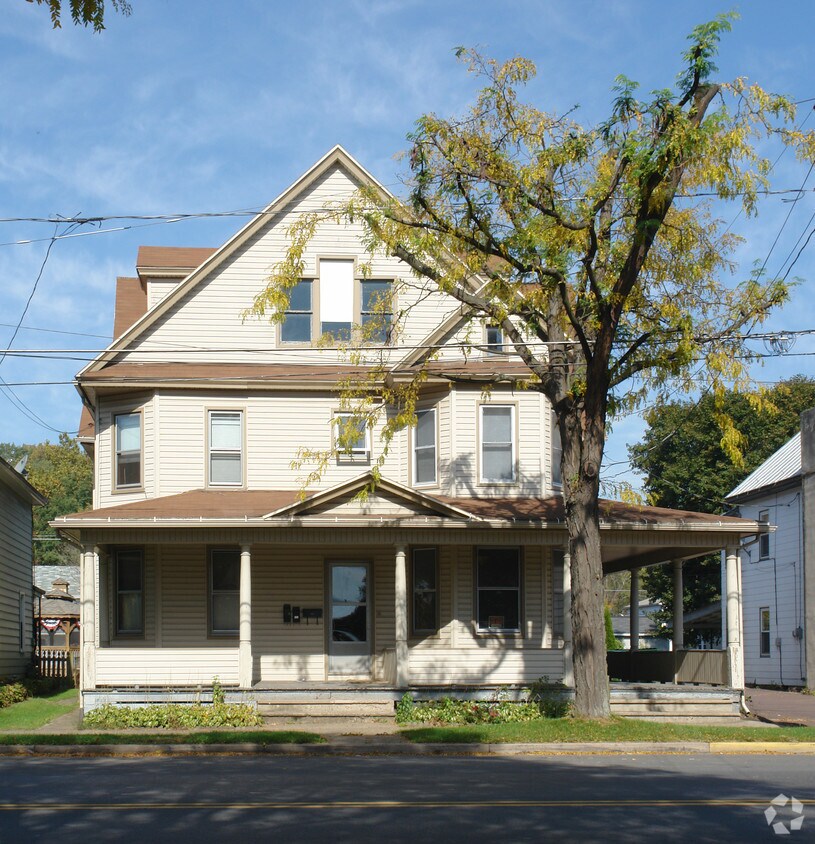 Primary Photo - 539 W Main St