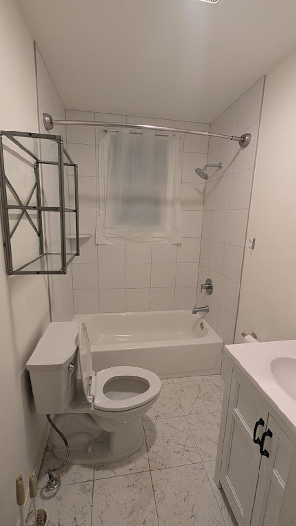 Foto del edificio - 2 bedroom 1 bath home near Lake Julian in Arden, convenient location.