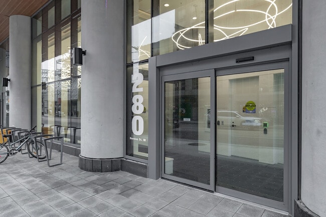 Building Photo - 280 Dundas St W