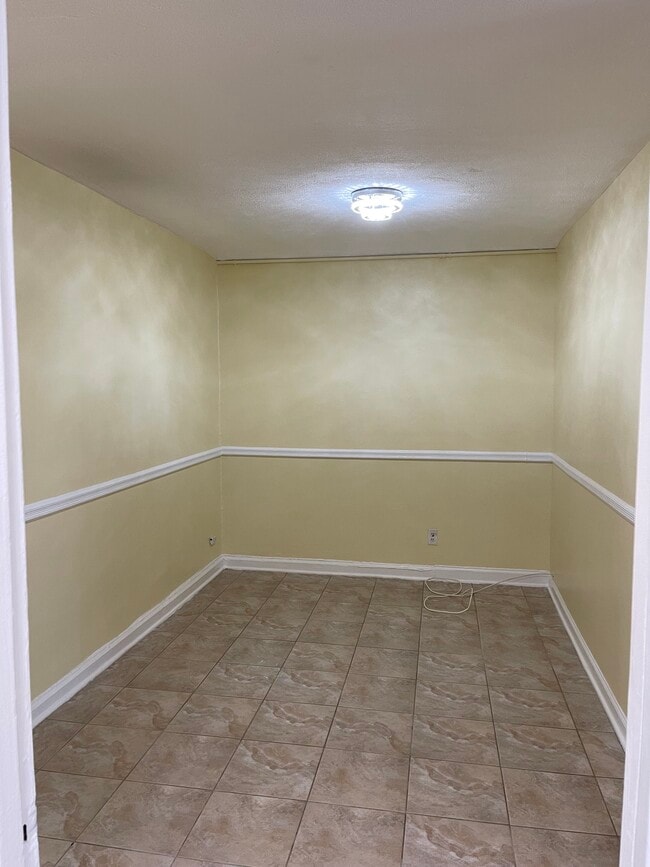 Building Photo - 2719 Fish Ave