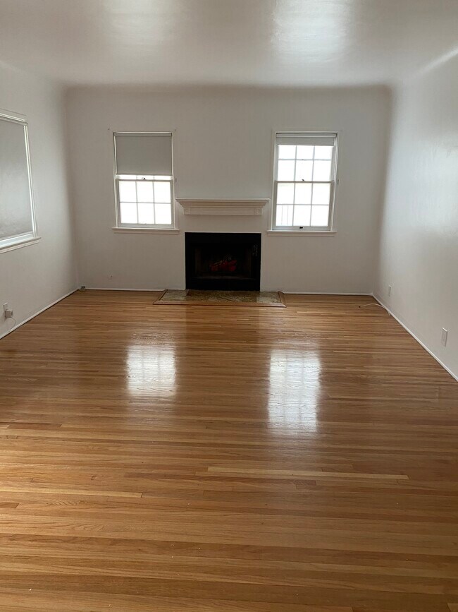 Sala de estar - 5243 Wilkinson Ave