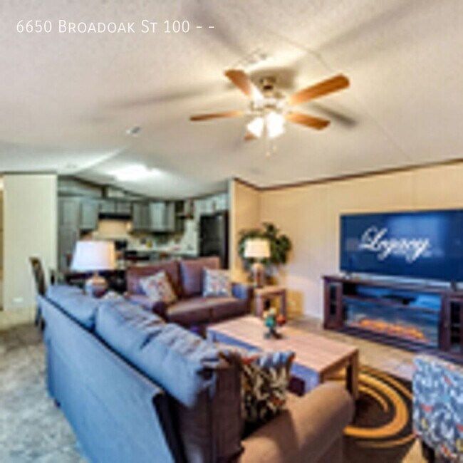 Foto del edificio - 6650 Broadoak St