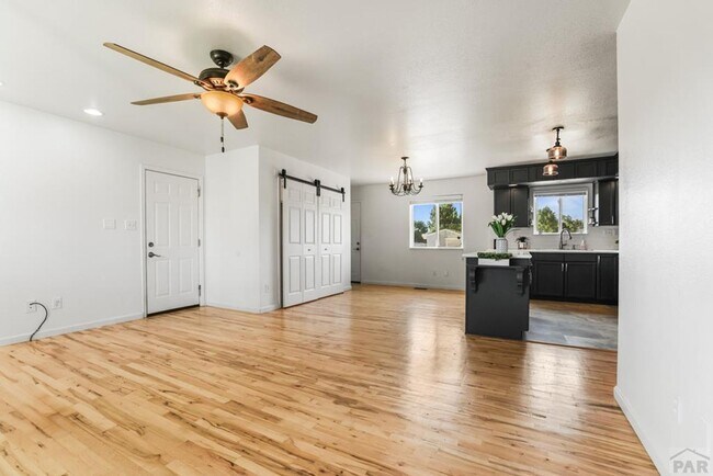 Foto del edificio - ALL PROSPECTIVE TENANTS MUST SUBMIT A $58 NON-REFUNDABLE APPLICATION FEE PER APPLICANT ONLINE AND...