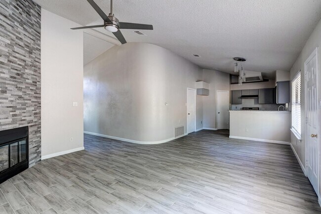 Building Photo - 3401 Larkspur Way