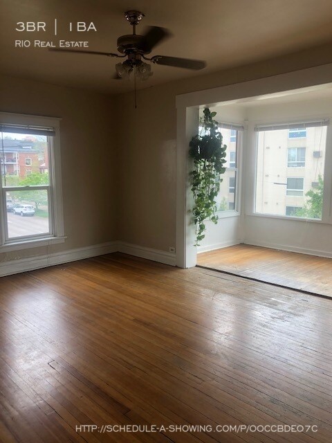 Building Photo - Stunning Top Floor 3BR with Sunroom!