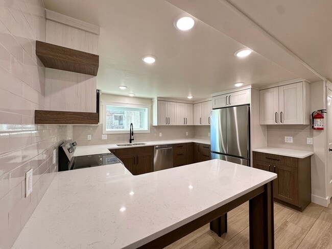 Building Photo - RR 156 Duplex