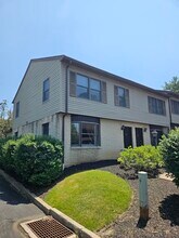 Building Photo - 915 Southgate Dr