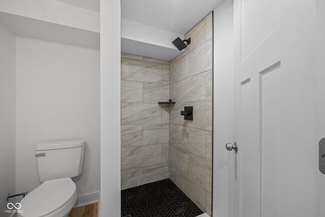 Building Photo - 4074 Boulevard Pl