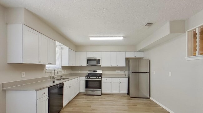 Foto del edificio - MOVE IN READY